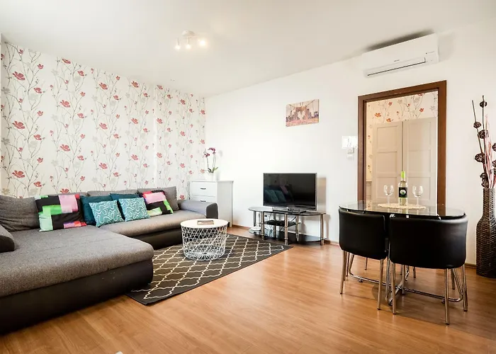 מלון דירות Grand 4*