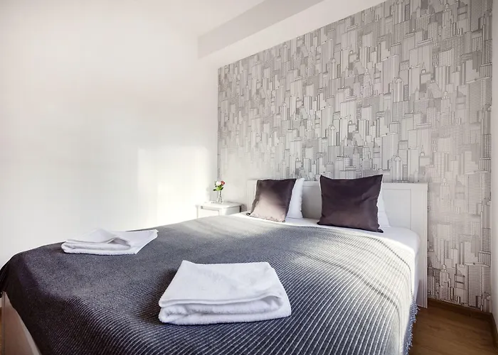 Grand מלון דירות 4*