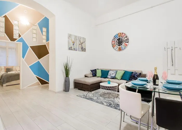 Grand מלון דירות 4*