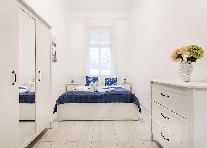 Grand מלון דירות 4*