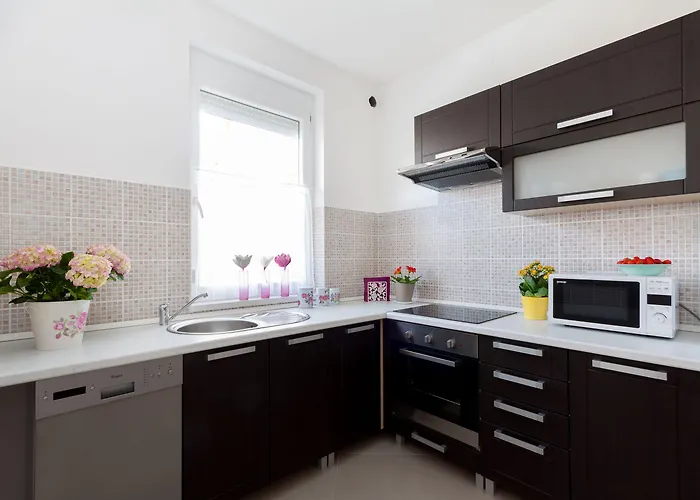 Grand מלון דירות 4*