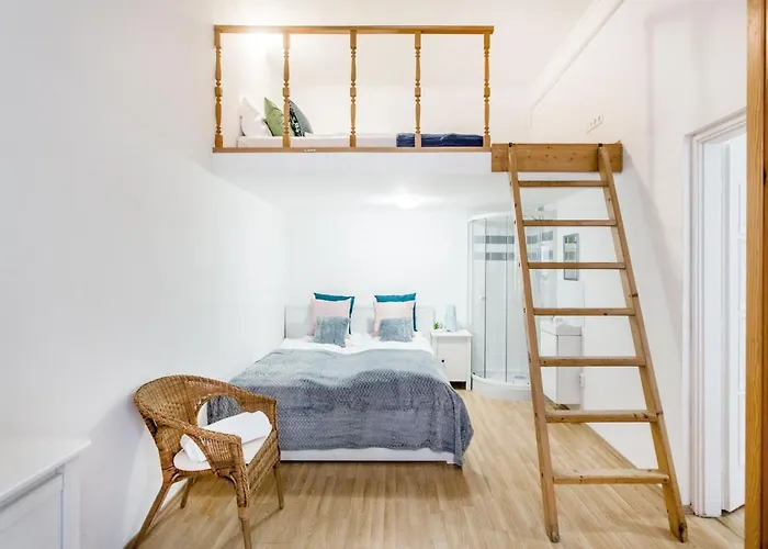 מלון דירות Grand 4*